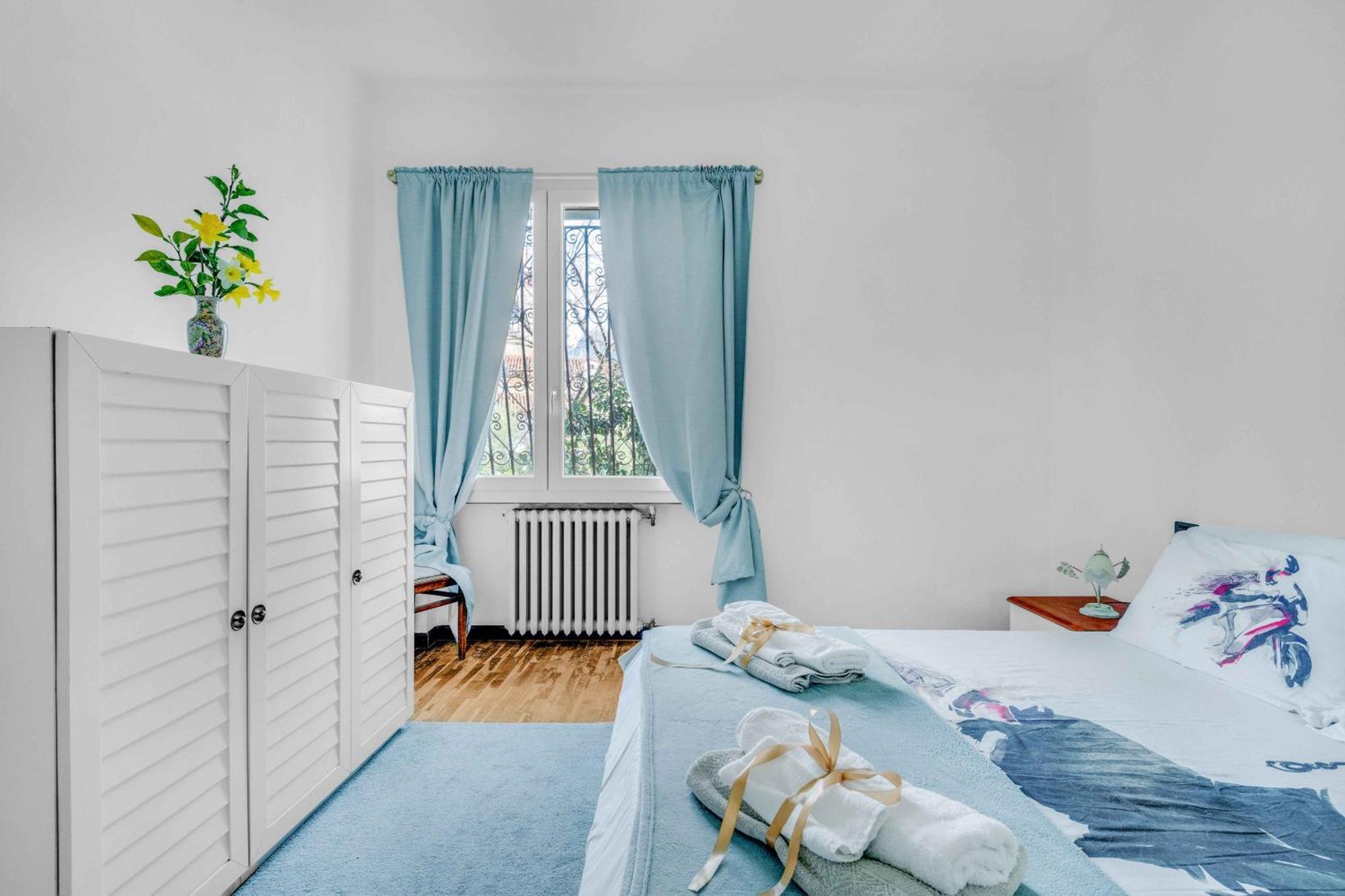 Ampia Dimora A Salo Con Parcheggio E Giardino Appartement Buitenkant foto