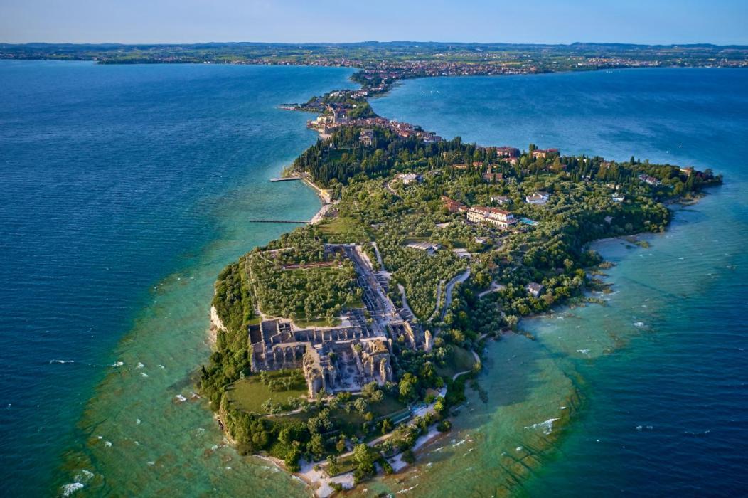 Ampia Dimora A Salo Con Parcheggio E Giardino Appartement Buitenkant foto