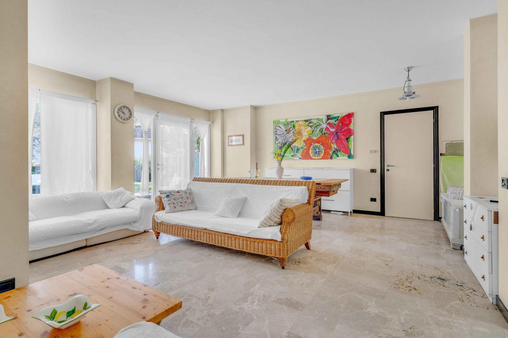 Ampia Dimora A Salo Con Parcheggio E Giardino Appartement Buitenkant foto