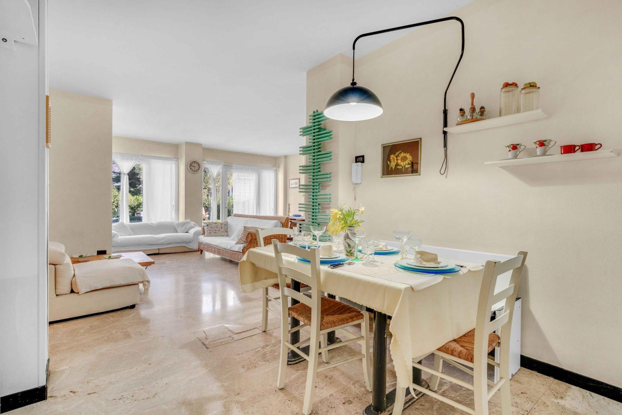 Ampia Dimora A Salo Con Parcheggio E Giardino Appartement Buitenkant foto