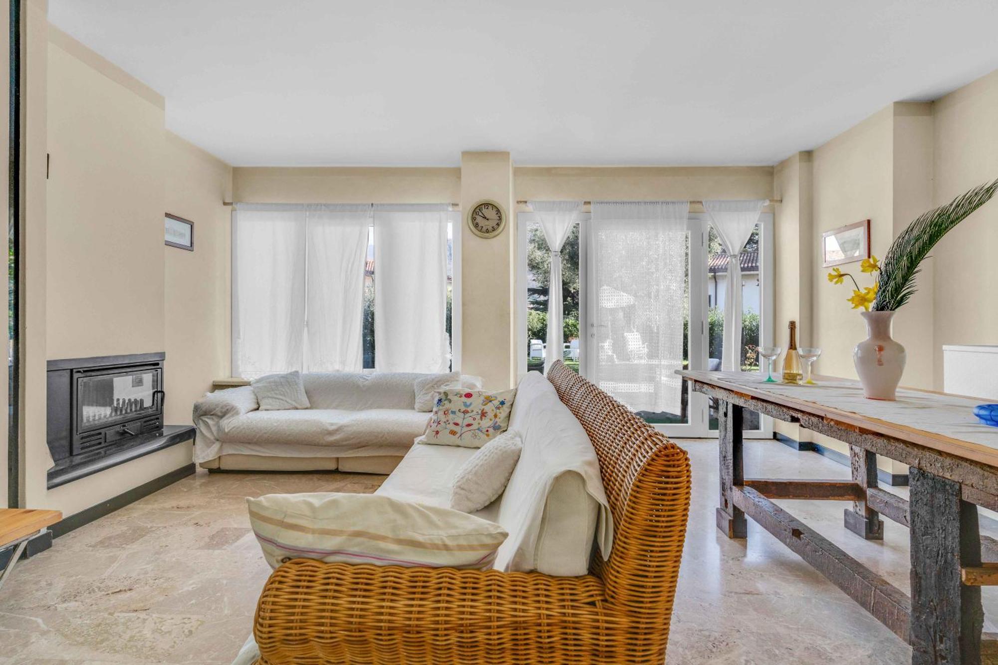 Ampia Dimora A Salo Con Parcheggio E Giardino Appartement Buitenkant foto